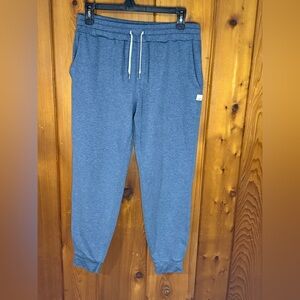 Vuori blue performance joggers sweatpants with Logo Patch